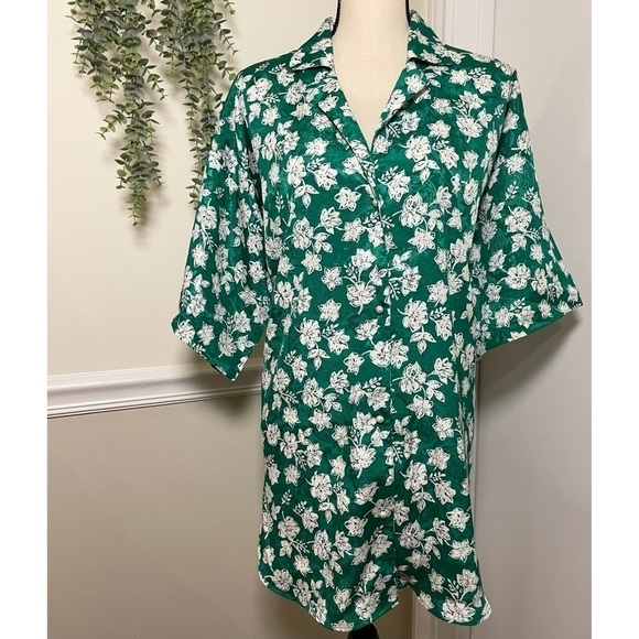 Victoria's Secret Other - Vintage Victorias Secret Gold Label Green/White Floral Sleep Shirt